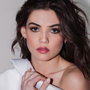 Meet your Posher, Danielle